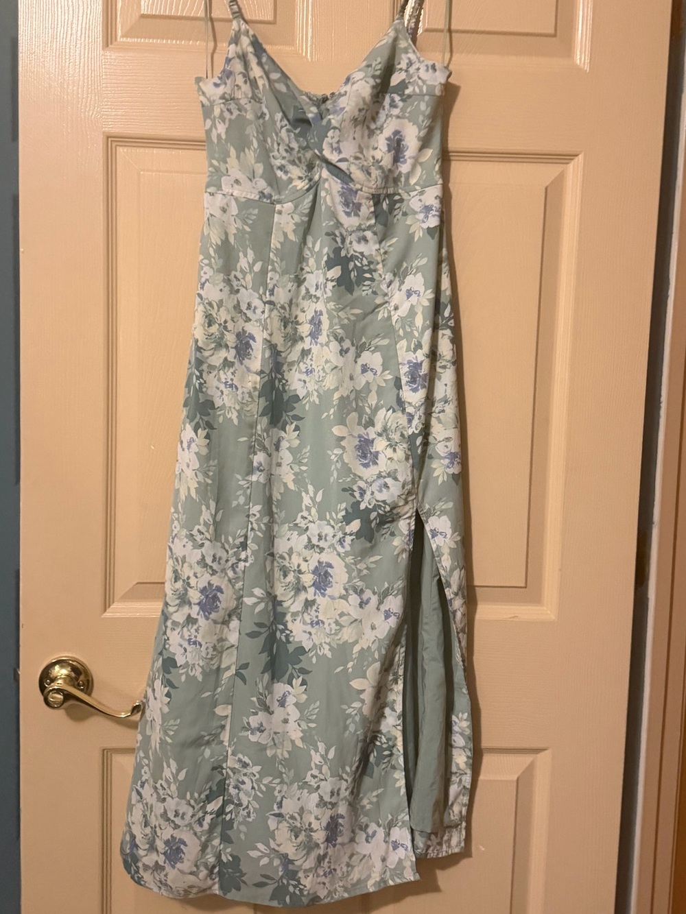 Abercrombie & Fitch Floral Sage Green Slip Dress with Spaghetti Straps - Picture 2 of 6